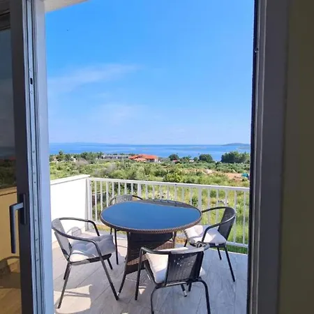 With Two Bathrooms Orebić