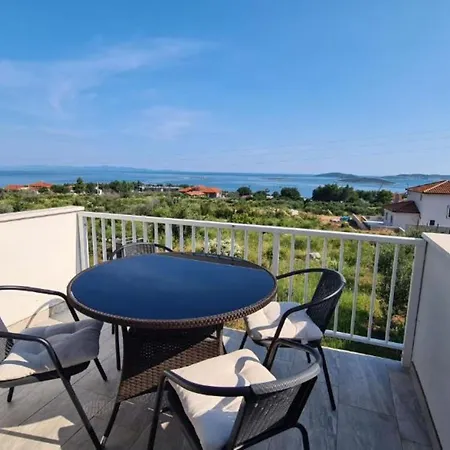 With Two Bathrooms Apartman Orebic
