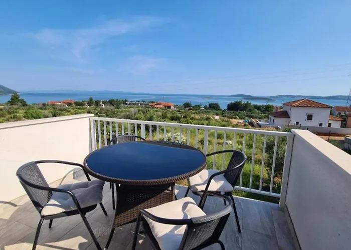 With Two Bathrooms شقة أوروبيتش